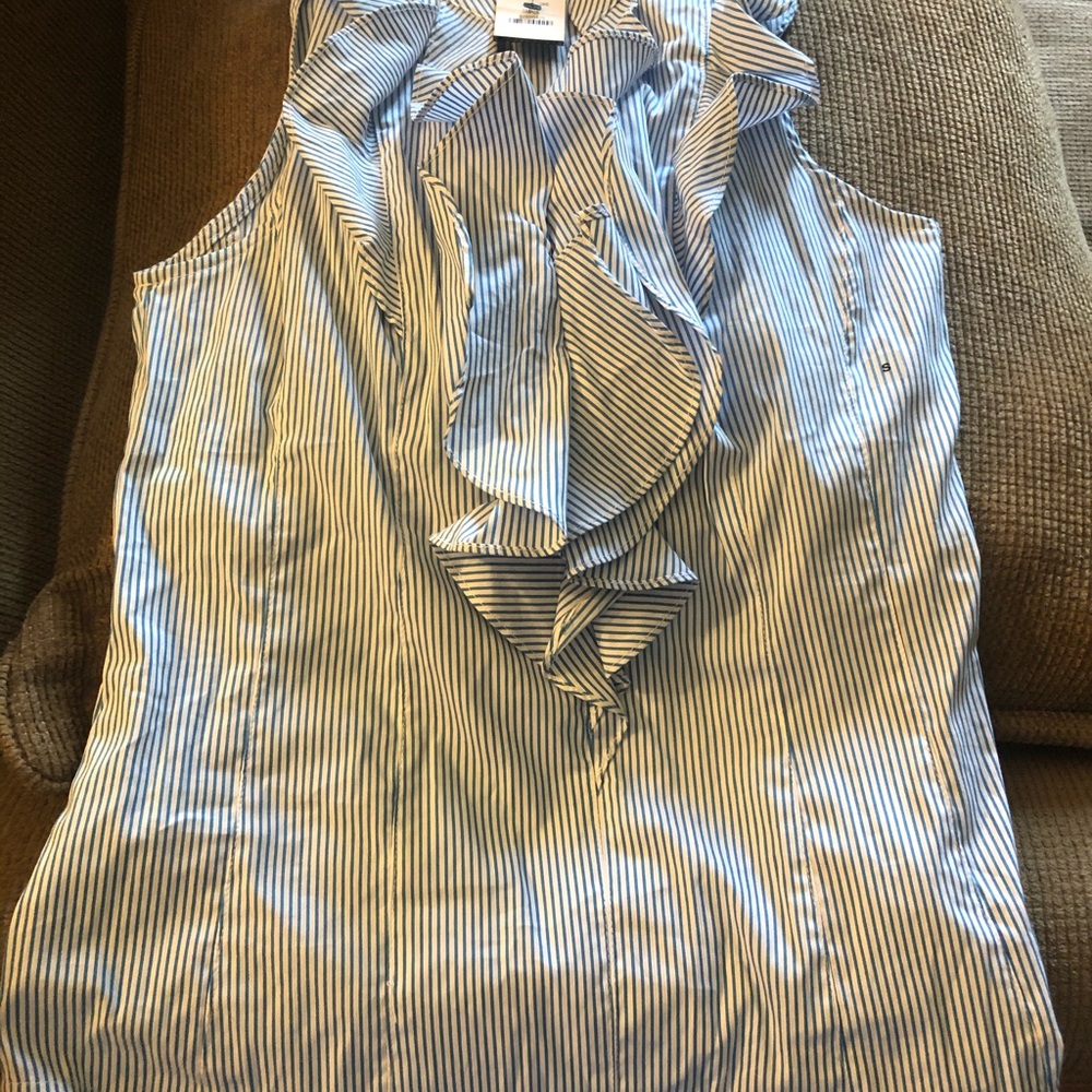 Express sleeveless blouse size small NWT